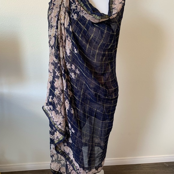 Accessories - Elegant Blue and Cream Floral Scarf